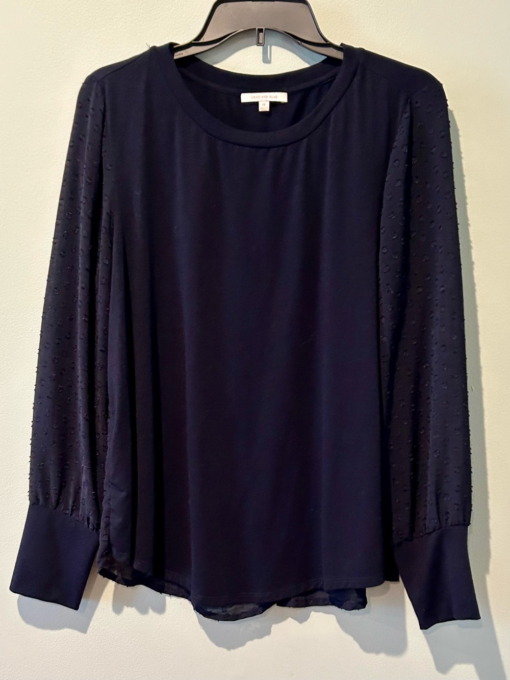 Skies Are Blue Navy Long-Sleeve Textured Sleeve Top Size Medium